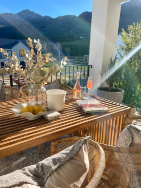 Winelands Mountain View Oasis